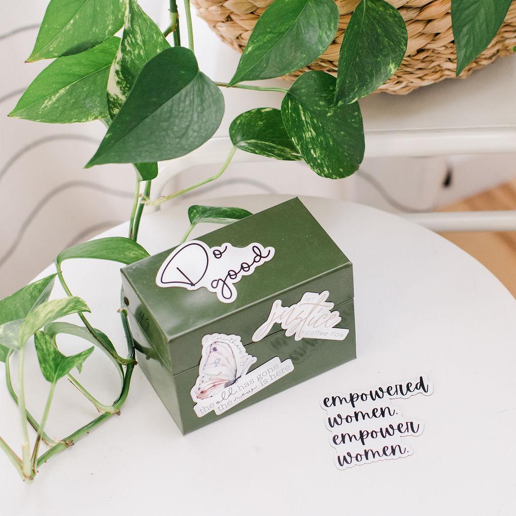 2 Corinthians Magnet