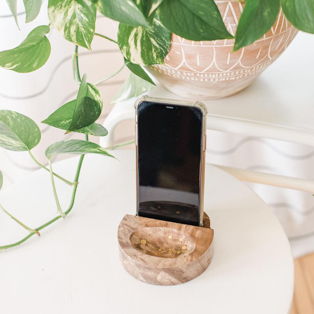 Jyotisha Smartphone Dock
