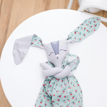 Briar the Bunny (Mint)