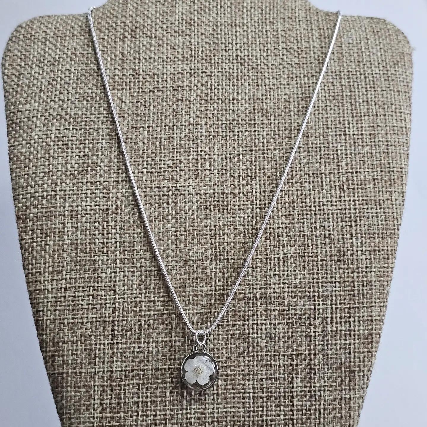 White Wildflower Necklace