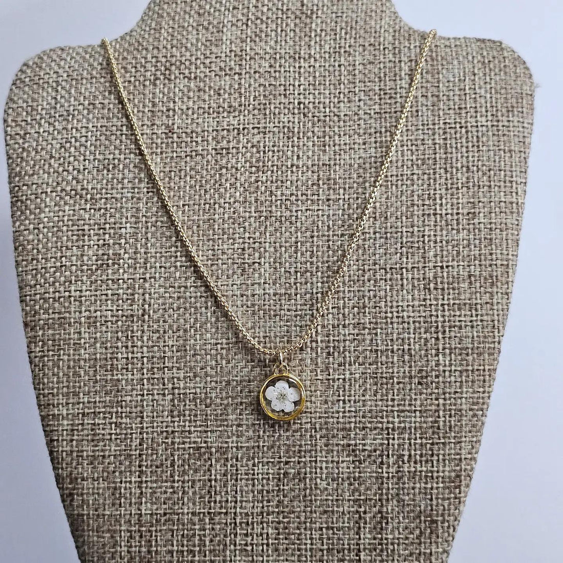 White Wildflower Necklace