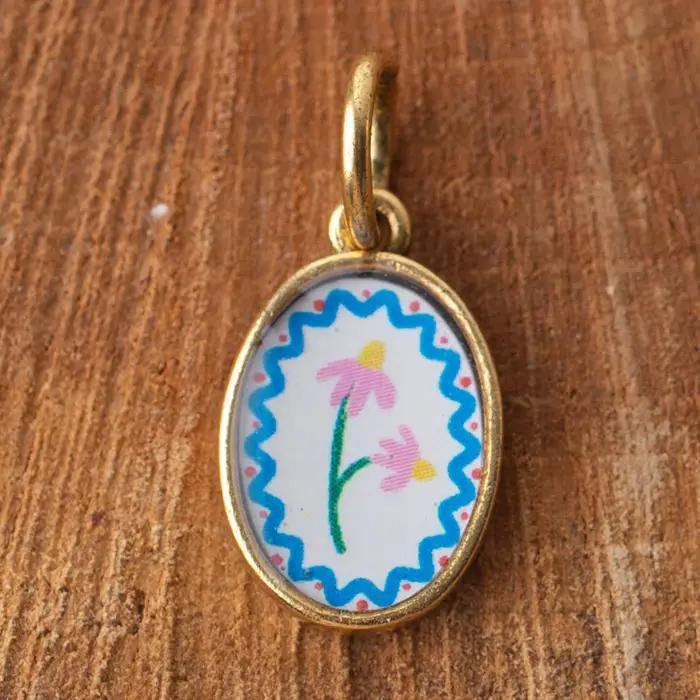 Daisy Kiss Pendant Charm