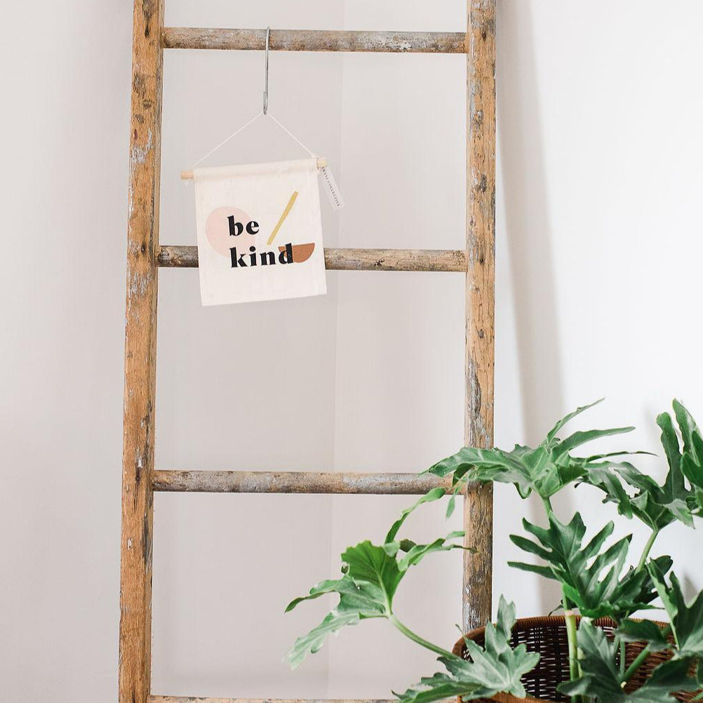 Be Kind Hang Sign